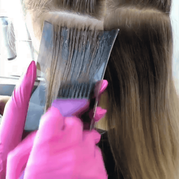 Liz Haven O'Neill @lizhaven Reverse Balayage Everything You Need To Know About This Blonding Technique Strandlights Handpainted Balayage Formulas Video How To