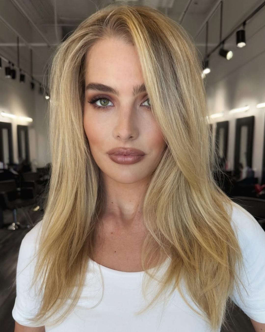 old money blonde warmer med length @hairbychrissydanielle Photo Credit Instagram via @hairbychrissydanielle