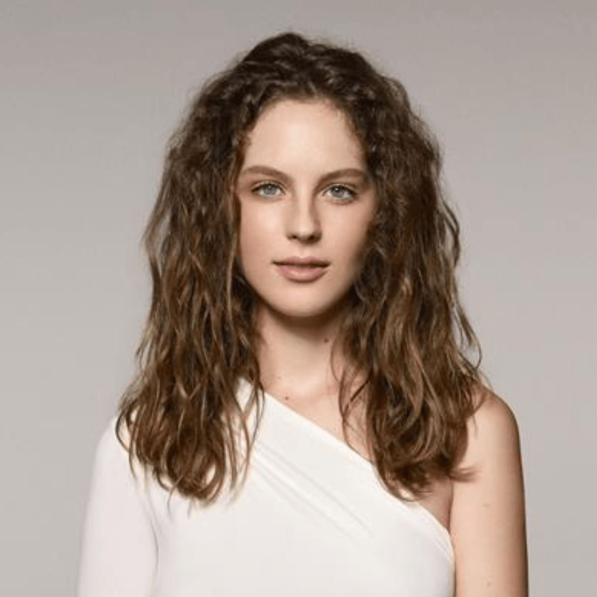 rose-brunette-moil-gareth-1