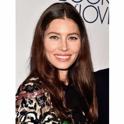 Jessica Biel's Minimalist Do - ECRU