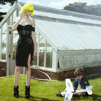 339781au pair 3-3 with boy square_orig