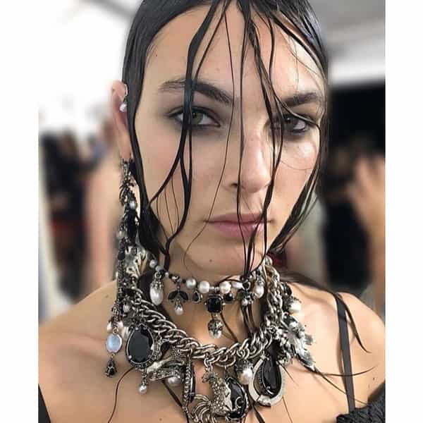<p>Artist: <a href="https://www.instagram.com/guidopalau/">@guidopalau</a></p>
Alexander McQueen SS18, Photo via @jacqlh