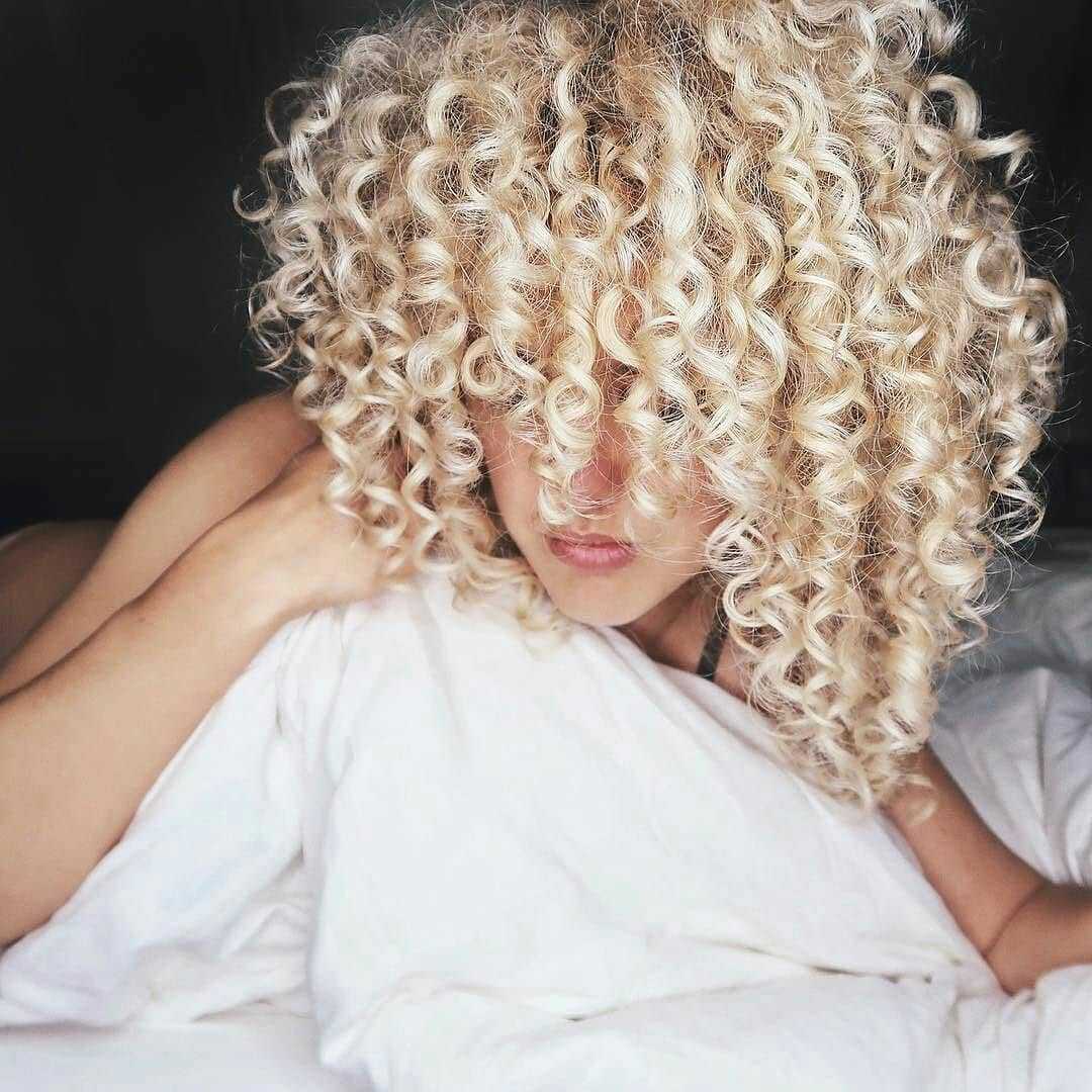 <p>Artist: <a href="https://www.instagram.com/curlsandblondies/">@curlsandblondies</a></p>