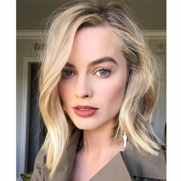 margot-robbies-golden-blonde-shadow-root-traceycunningham1