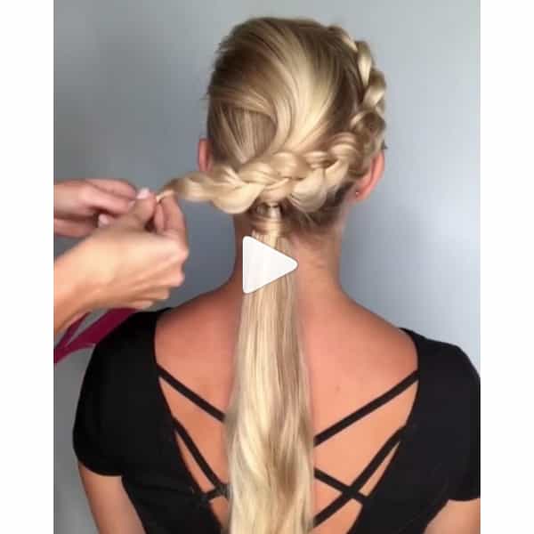 <p>Instagram via: <a href="https://www.instagram.com/annette_updo_artist/">@annette_updo_artist</a></p><p>Watch the video <a href="https://www.instagram.com/p/BpkQnLOHsMv/?utm_source=ig_share_sheet&igshid=13s5oc0qbk4wl">here!</a></p>