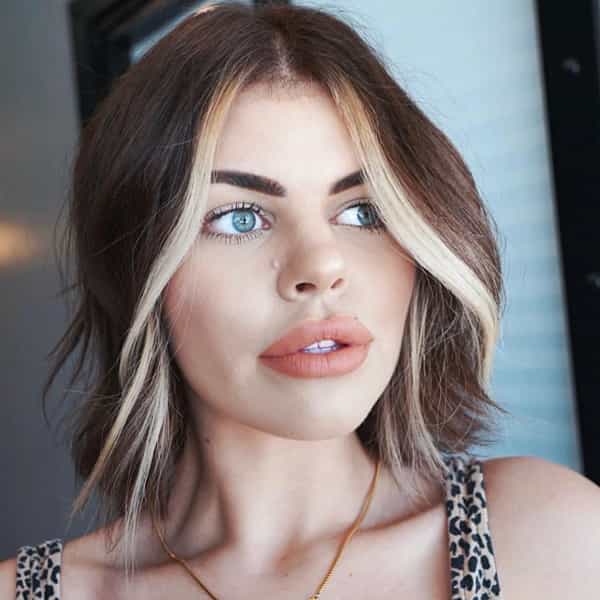 90s Money Piece Brunette Bob Blonde Chunky Highlights Trend