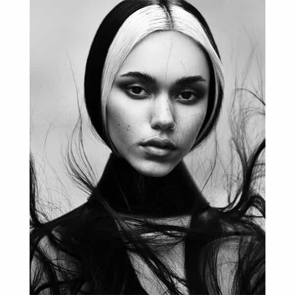 Caroline Sanderson, Barry Lachlan Collection