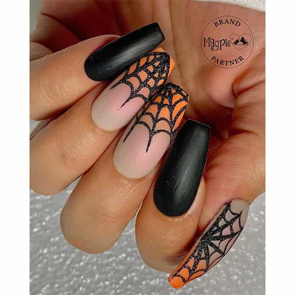 Artist: <a href="https://www.instagram.com/asprettyas_nailsbykelly/">@asprettyas_nailsbykelly</a></p>