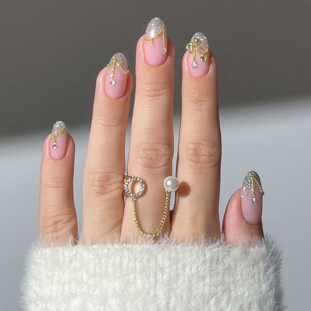 <p>Artist: <a href="https://www.instagram.com/heygreatnails/">@heygreatnails</a></p>