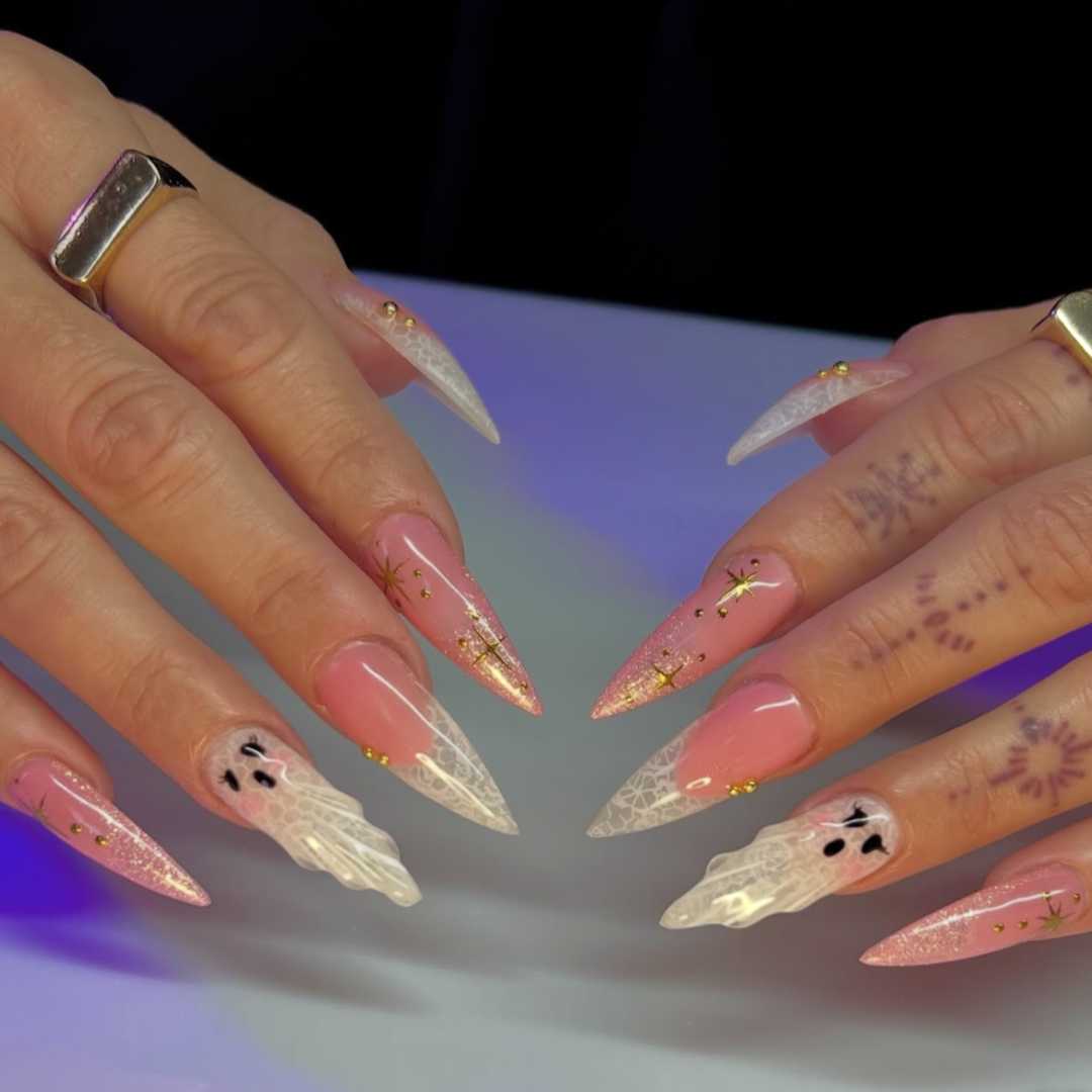 Photo Credit: Instagram via @courtneycantwell_nails