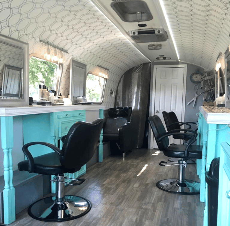 Suite Decor winner entry by hairstylist @flairstylelounge for the 2021 #ONESHOT Hair Awards Hot Shot