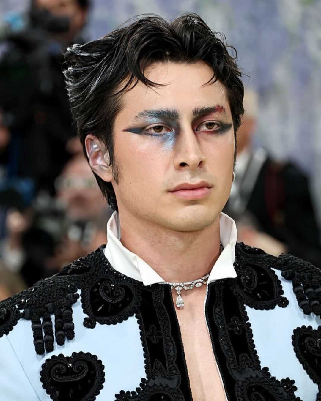 Hudson Williams’ lived in sculpted texture at the 2026 met gala