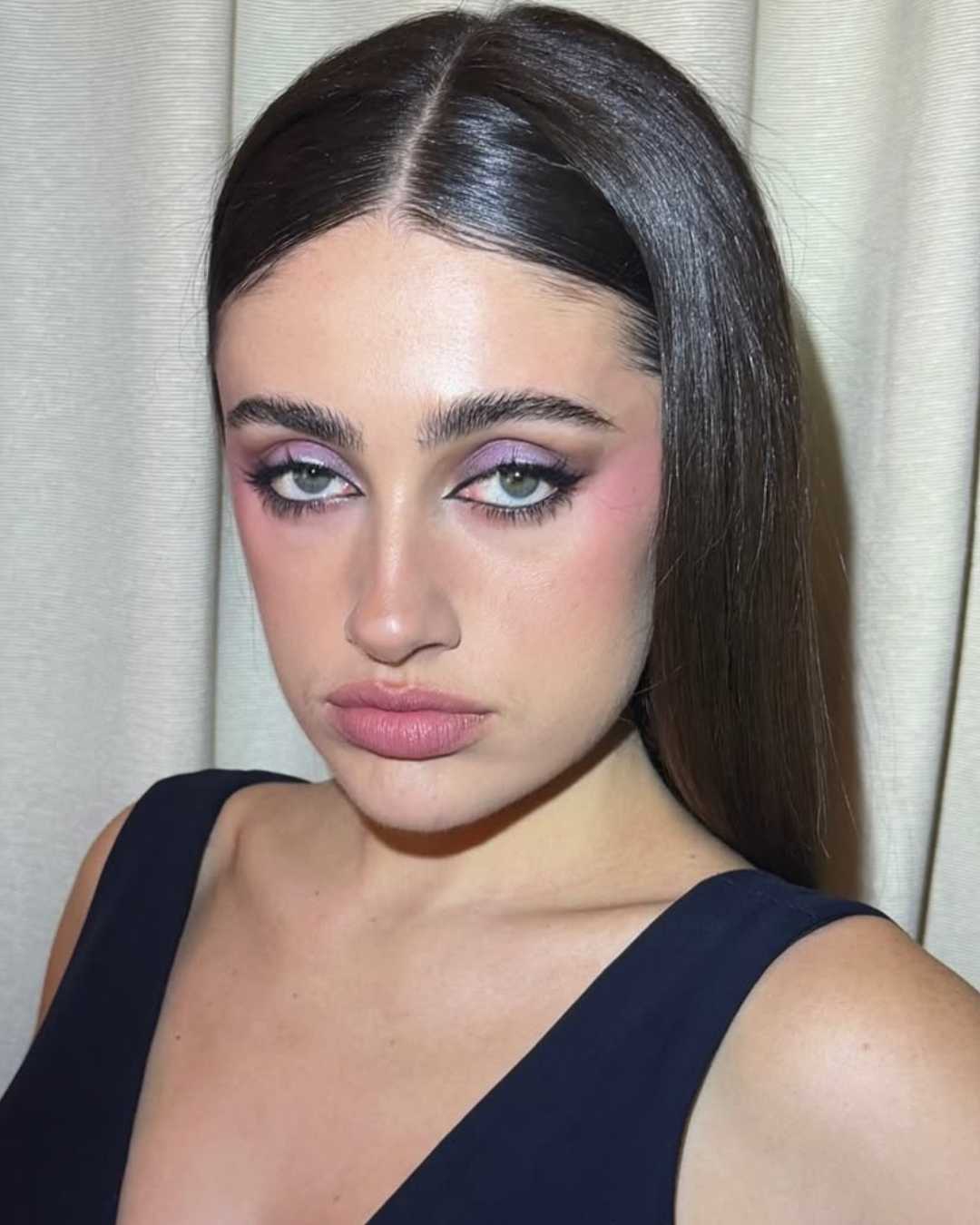 rachel sennott 2026 met gala getting her hair brushed Photo Credit Instagram via @lilly_keys