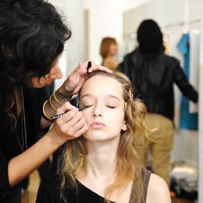 28195Julie Pope for TIGI Cosmetics Maisonette1977_SS12_ABH_9264 step 1_orig