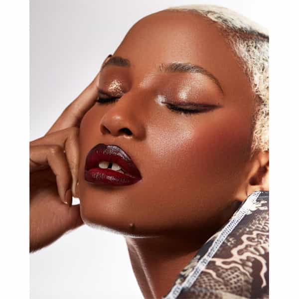 Fall 2020 Makeup Trends Eyeshadow Eyeliner Liner Lips Lipstick Blush Glowy Skin Fluffy Brows