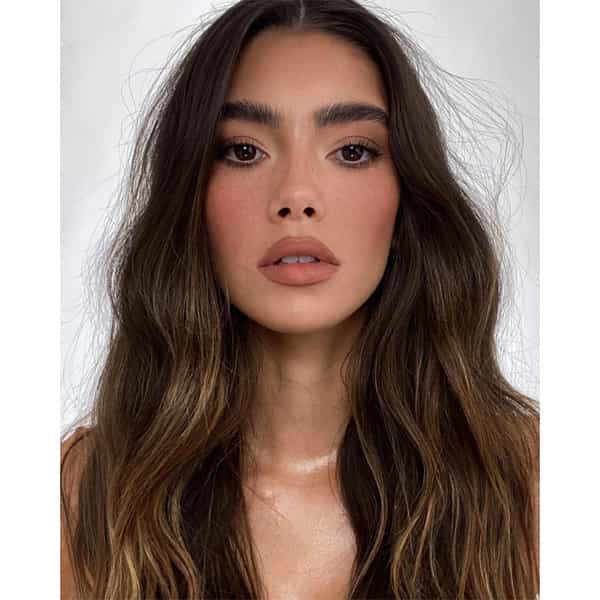2021 Makeup Trends Beauty Eyeliner Mascara Glowy Skin Lips Lip Stain Lipstick
