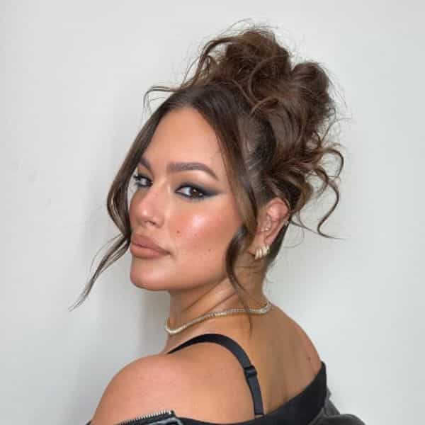 pam anderson updo fall winter 2023 hair style trends