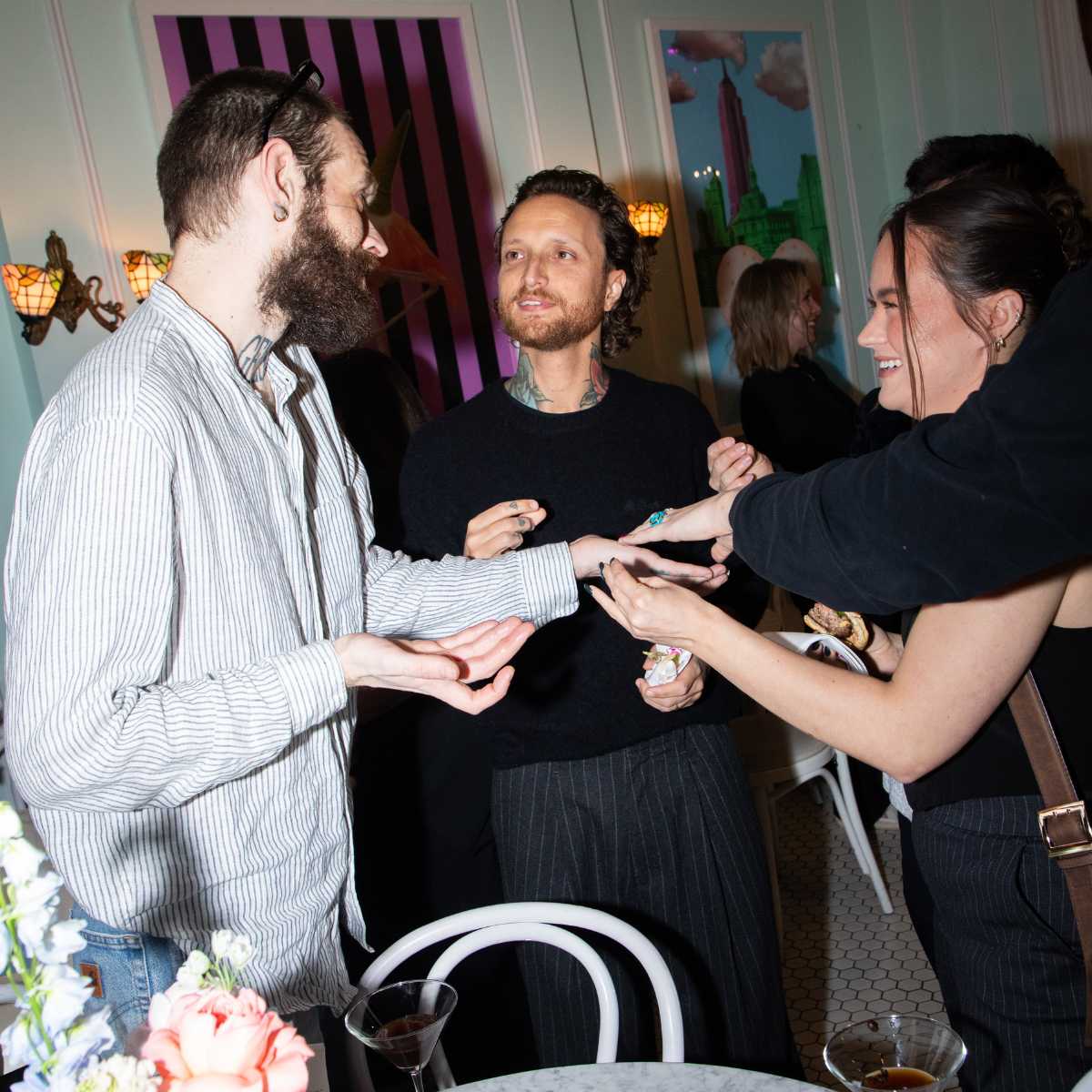 Gianluca (@gianlucagrechi) talking to other stylists