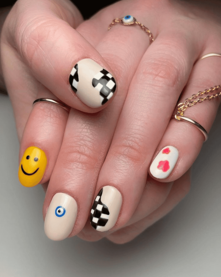 diamondstudionails