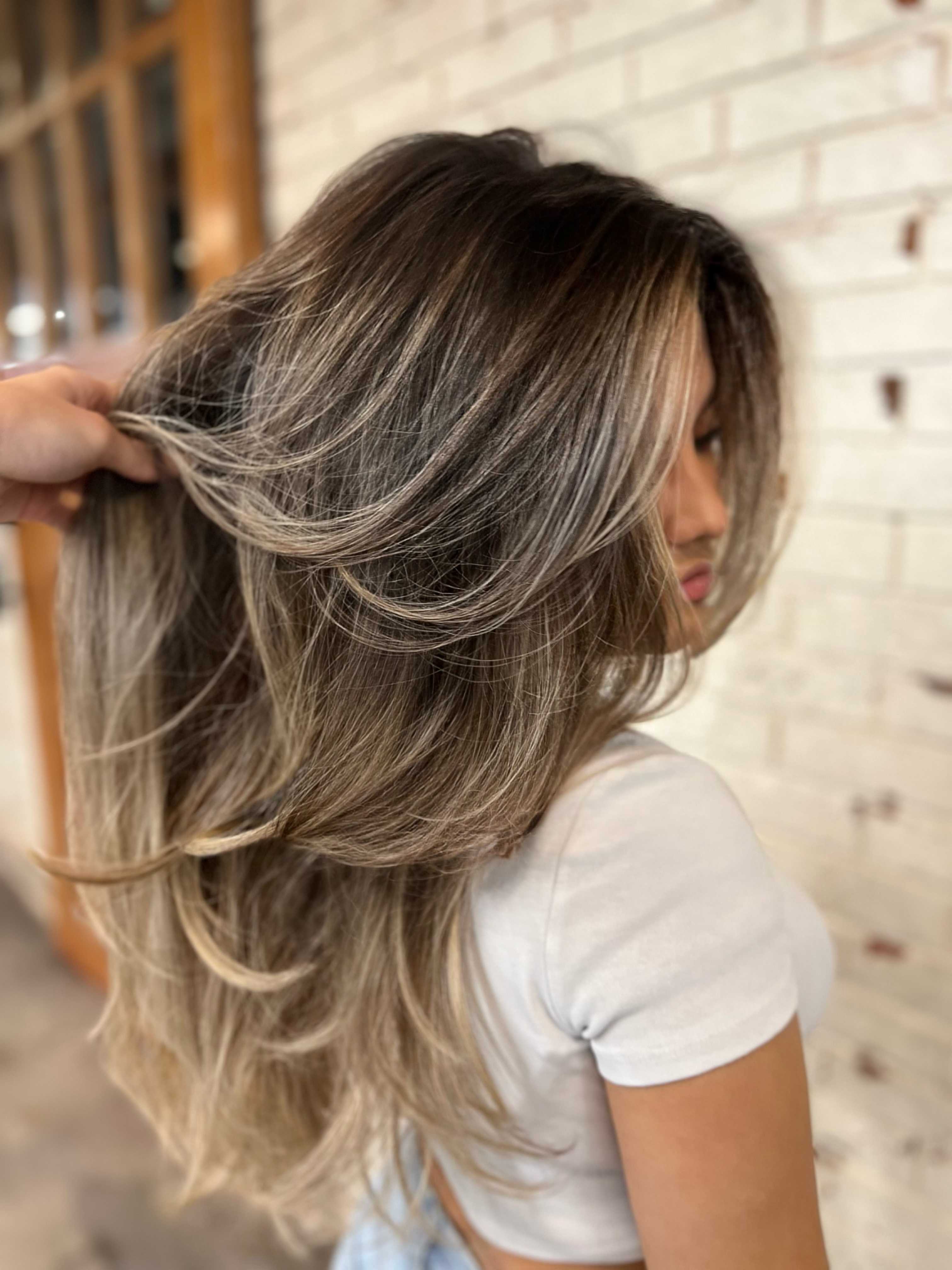 Aleliya Hines — Cool Balayage ONESHOT Hair Awards entry