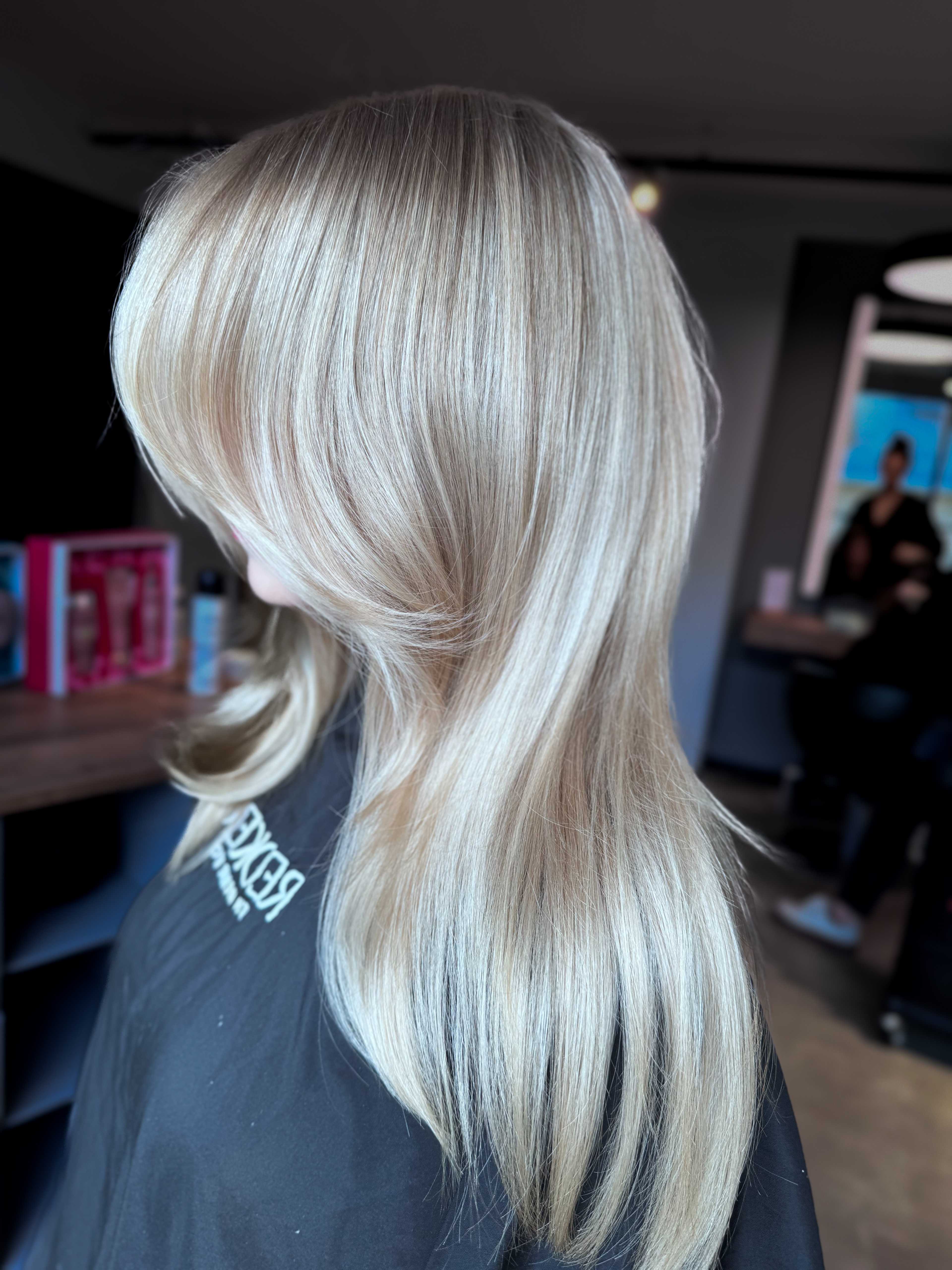 Katharina Klemm — Blondes ONESHOT Hair Awards entry