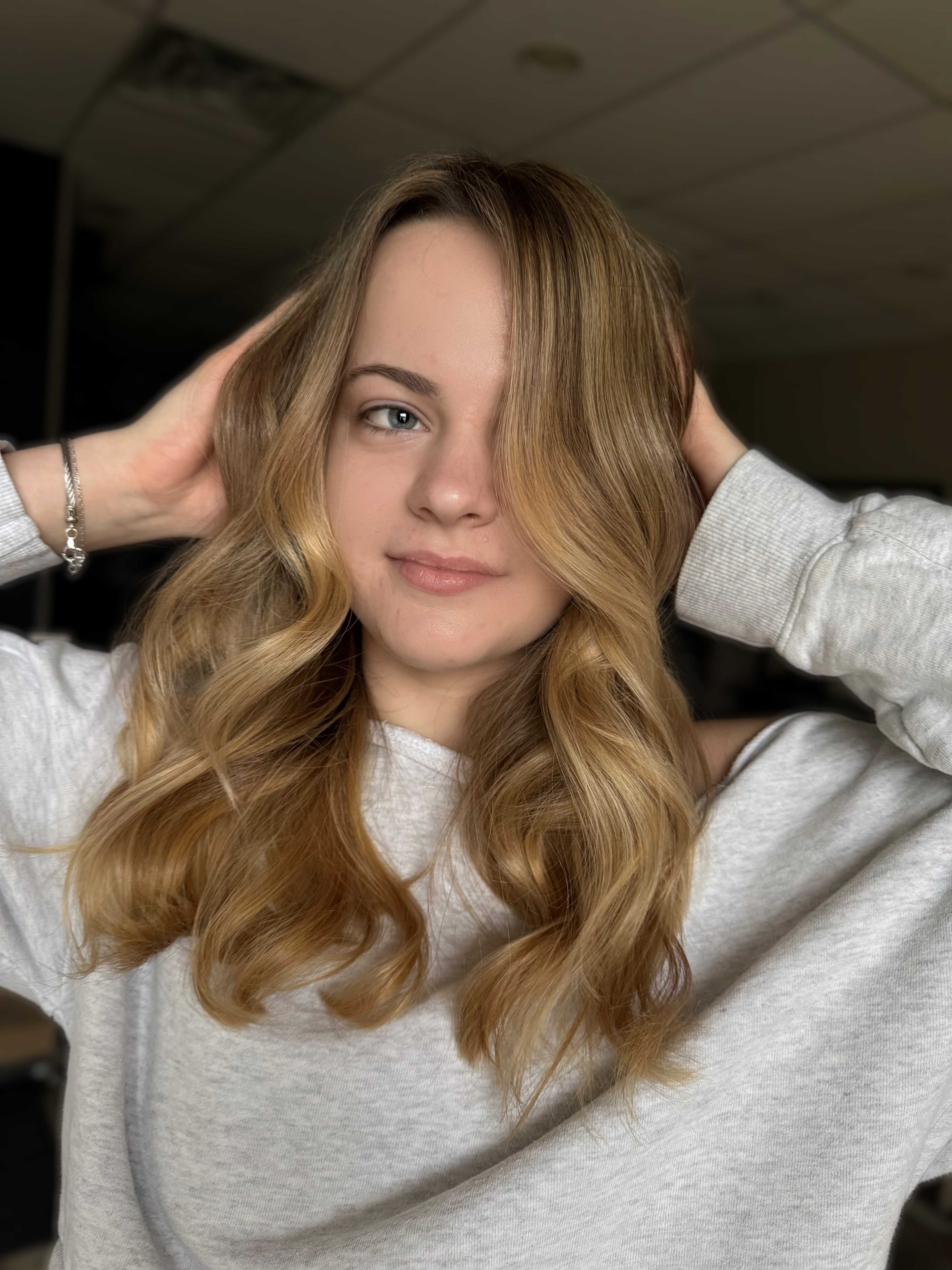 Amber Lindsay — Blondes ONESHOT Hair Awards entry