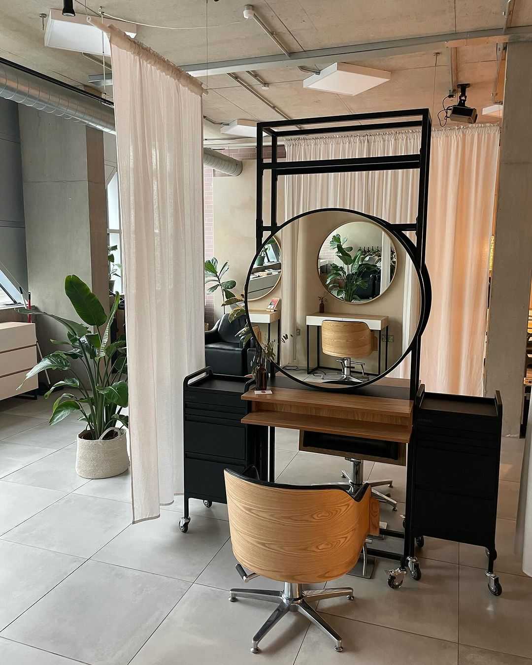 Stanleywattshair — Salon Decor ONESHOT Hair Awards entry