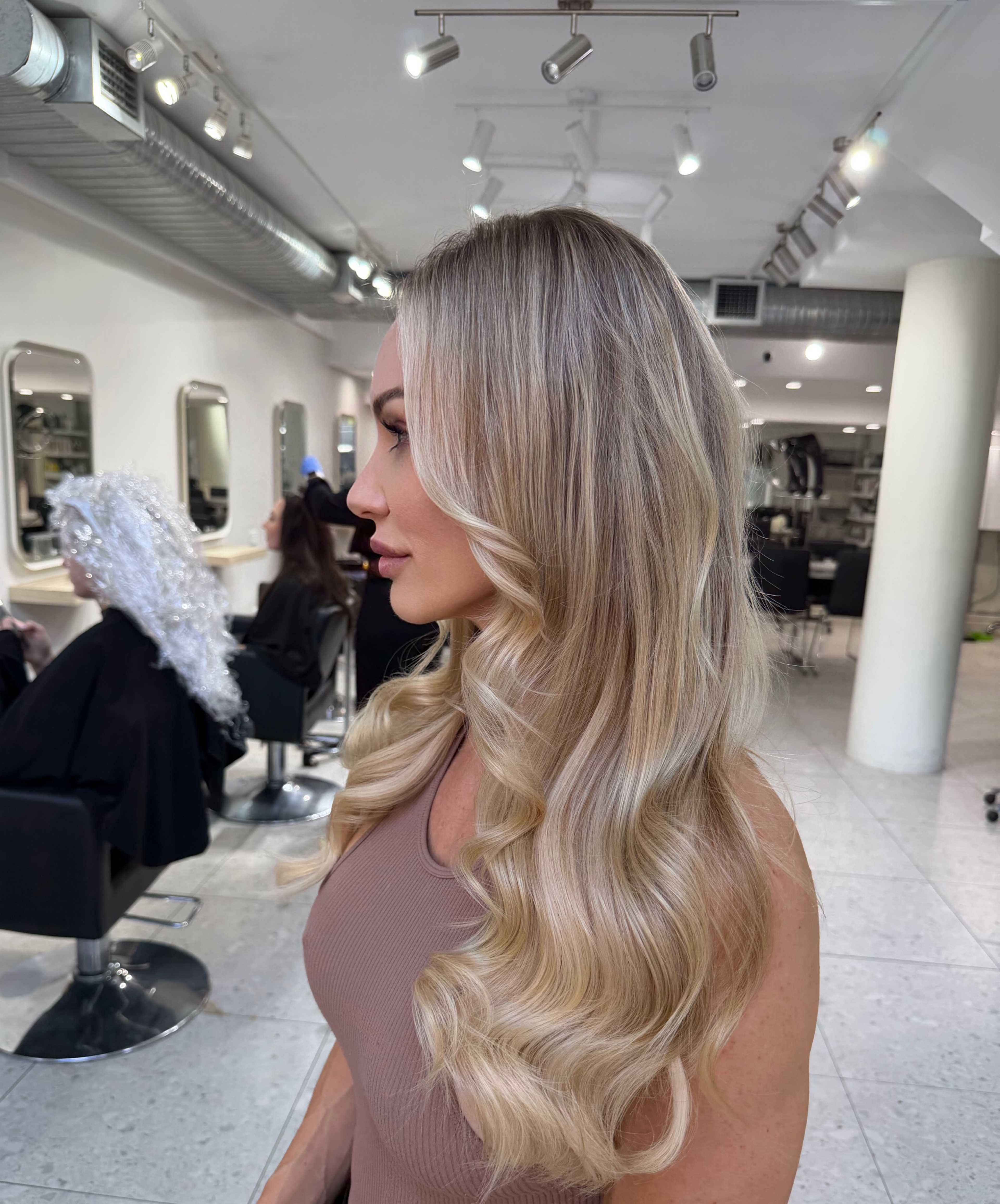 Larissa Filewood — Blondes ONESHOT Hair Awards entry