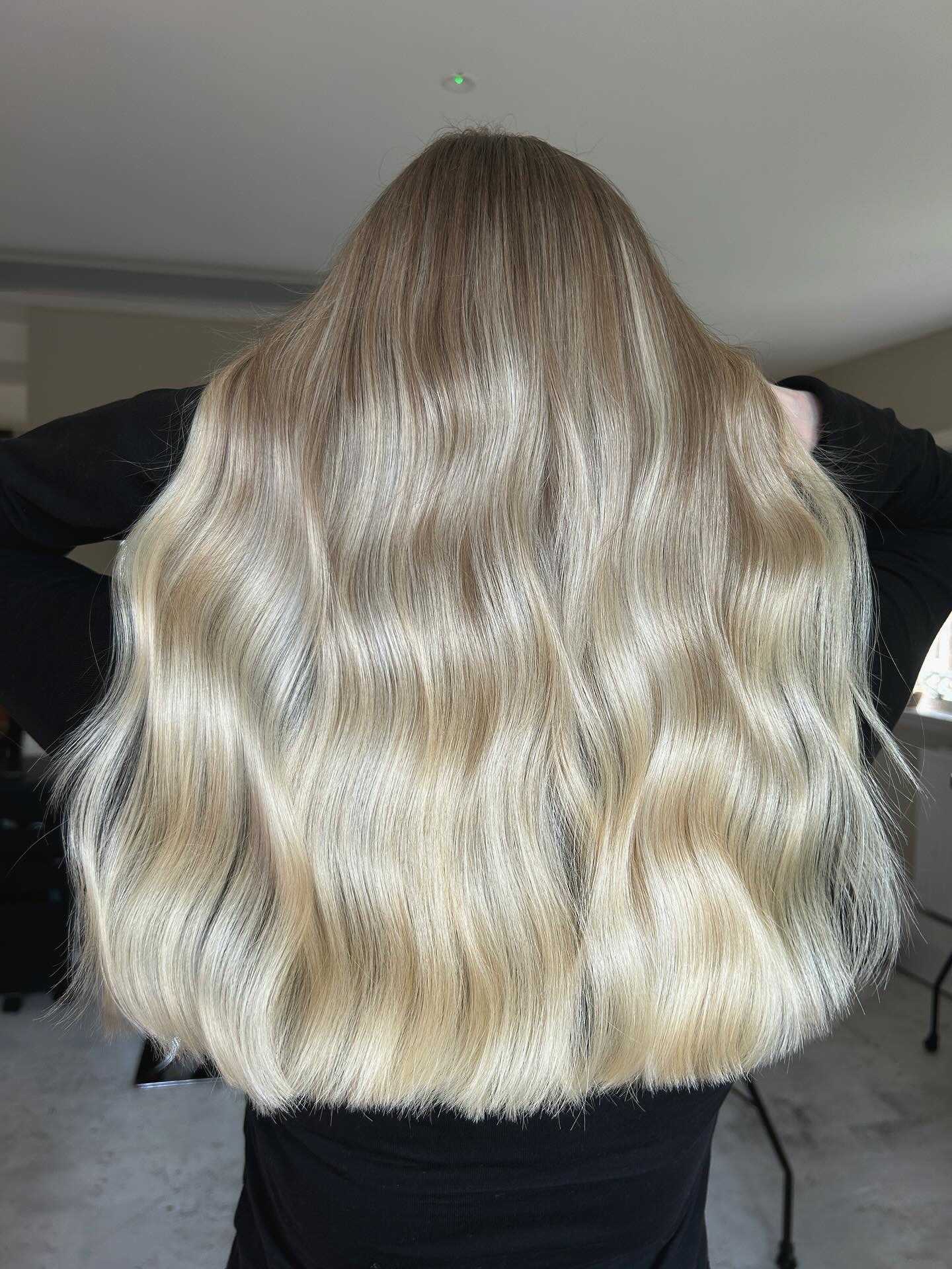 Sophie Smith — Blondes ONESHOT Hair Awards entry