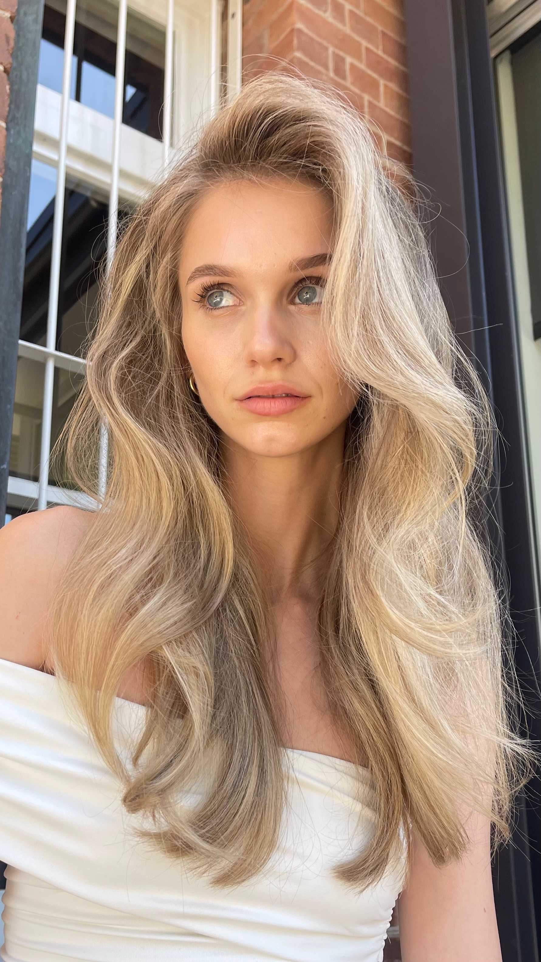 Rozlyn Thomas — Blondes ONESHOT Hair Awards entry