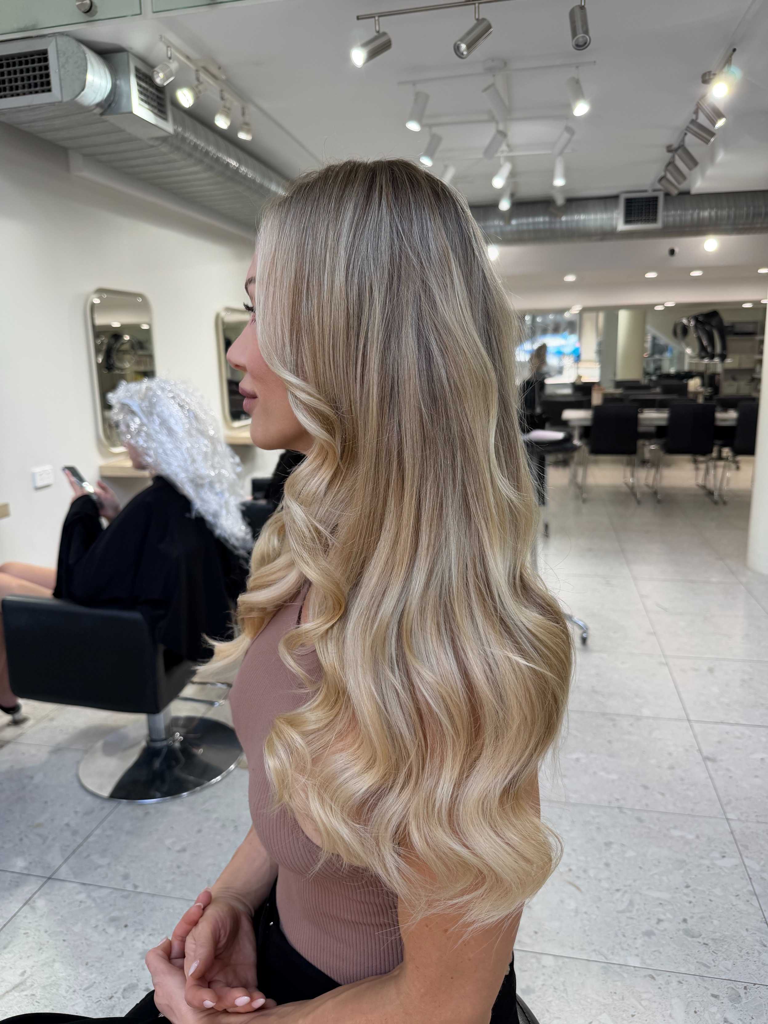 Larissa Filewood — Blondes ONESHOT Hair Awards entry