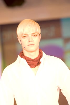 302906221-Graphic Twist_orig