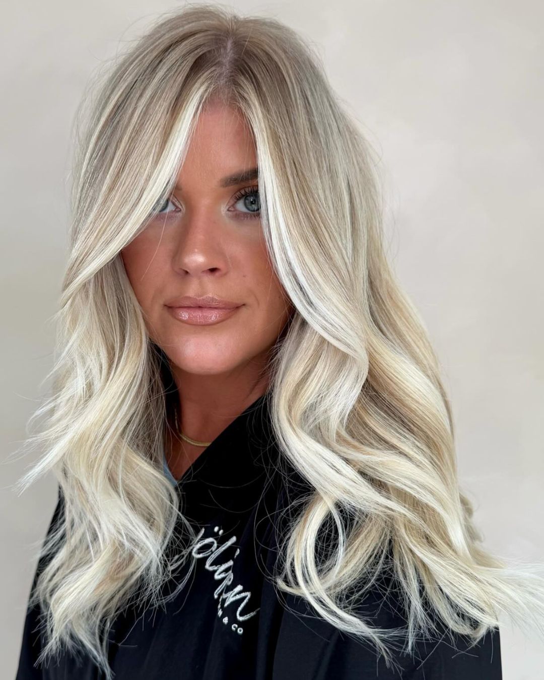 Free Hand Blonde Idol Lightener | Behindthechair.com
