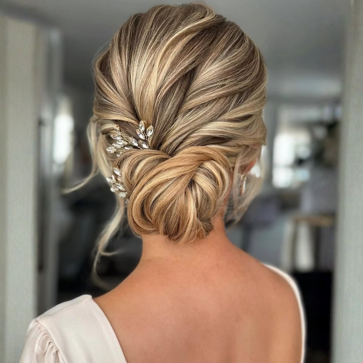 textured low bun