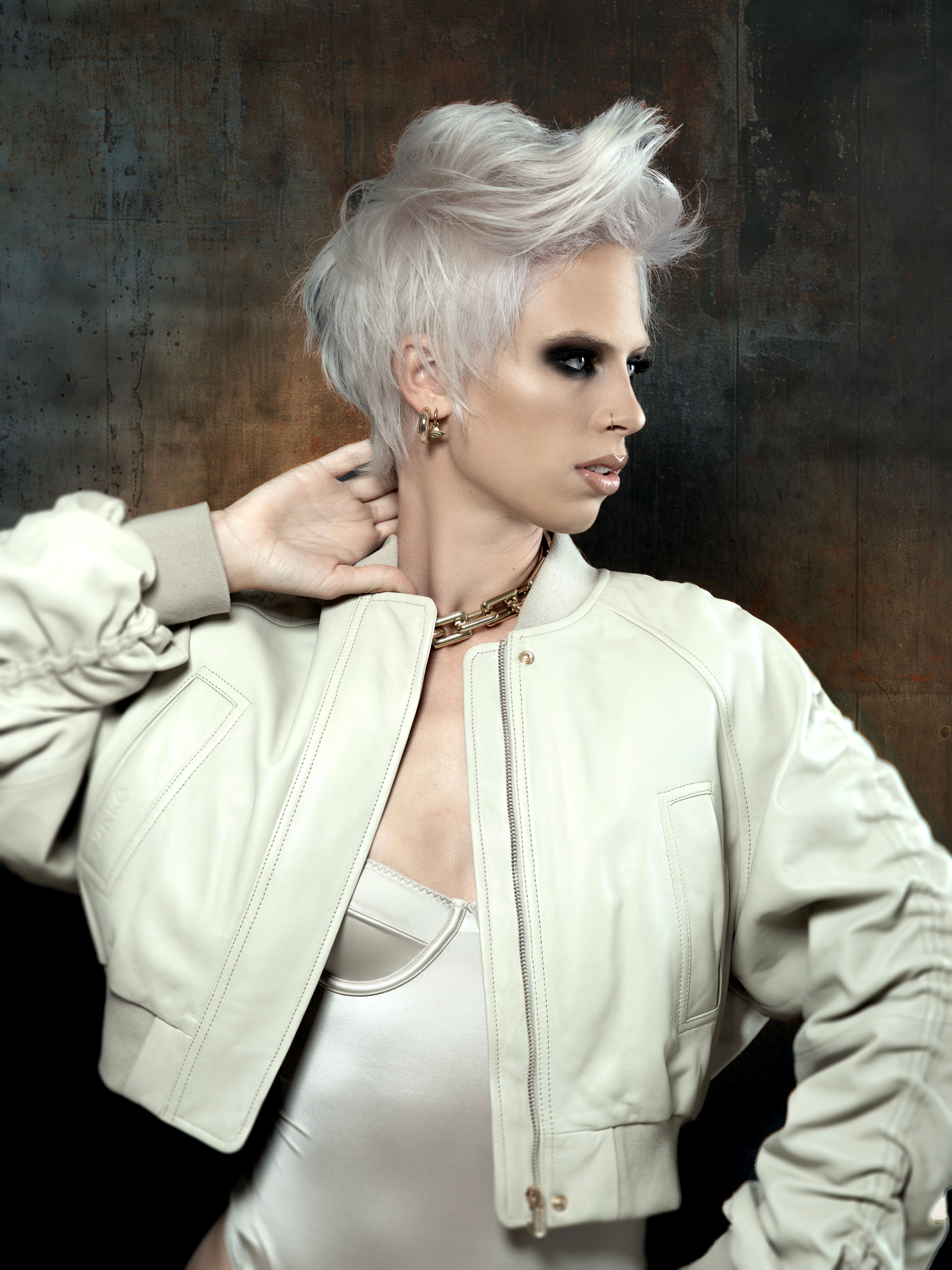 Janet Dani?´Ls — Pixie/Bixie ONESHOT Hair Awards entry