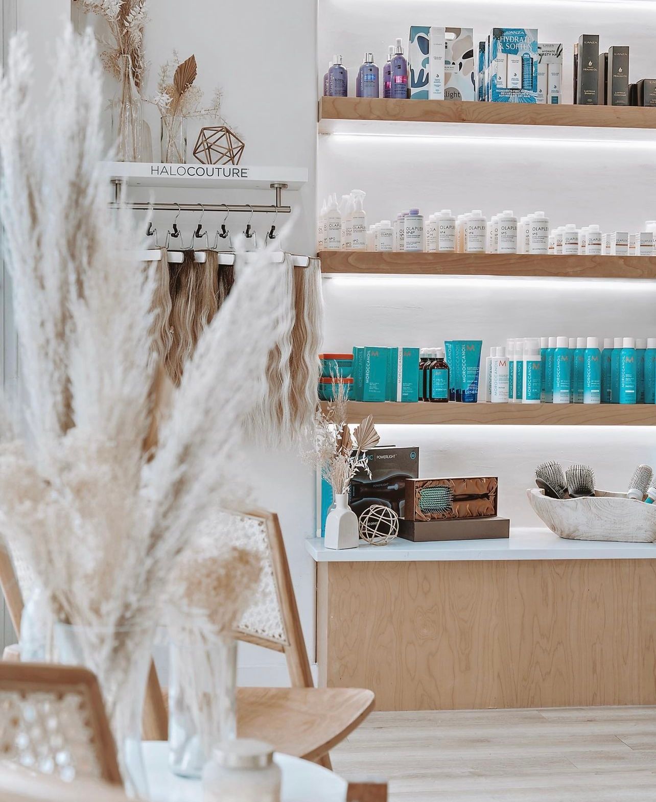 Blondtourage Salon — Salon Decor ONESHOT Hair Awards entry