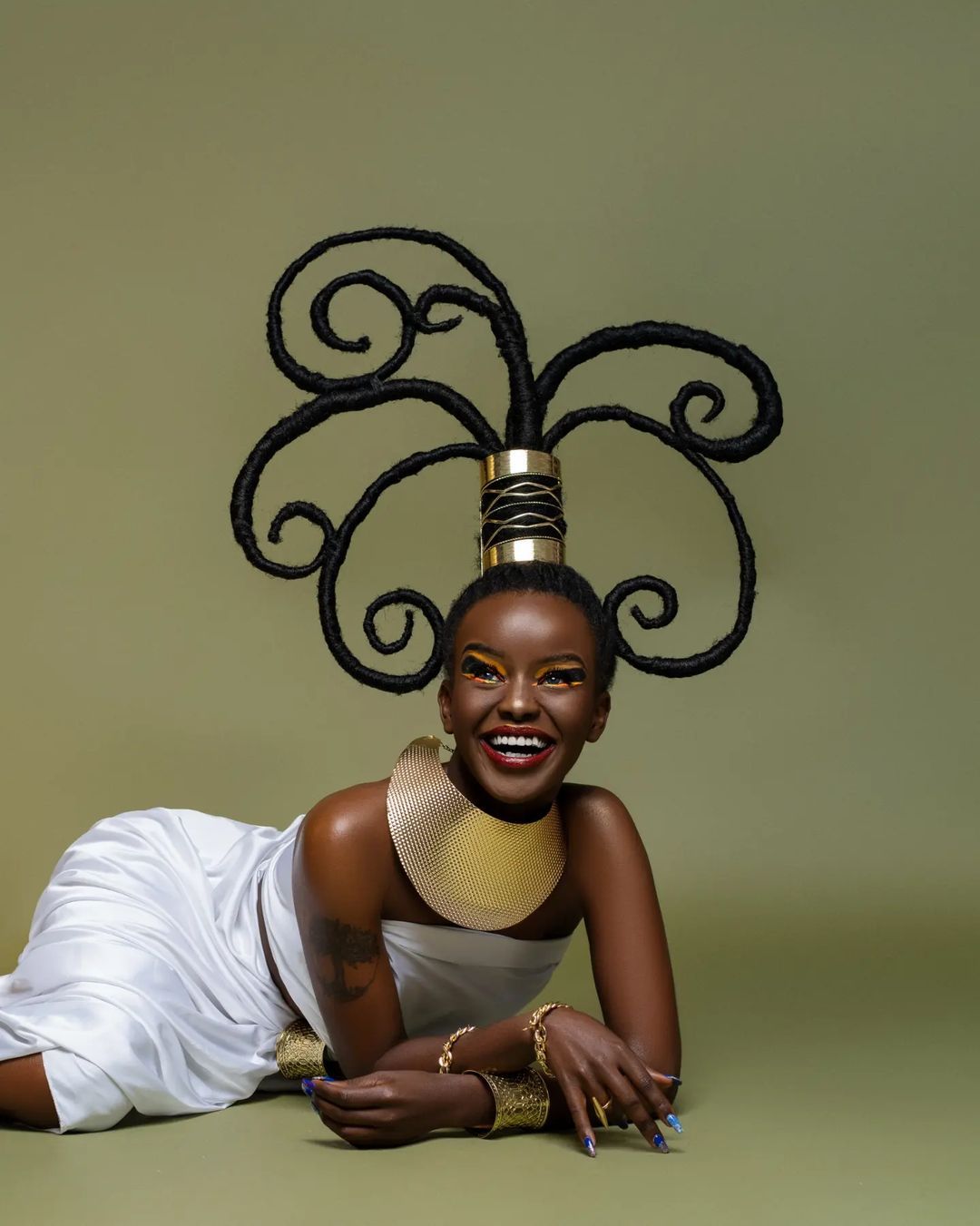 DGOHNIE Hair Arts — Avant-Garde Shot ONESHOT Hair Awards entry