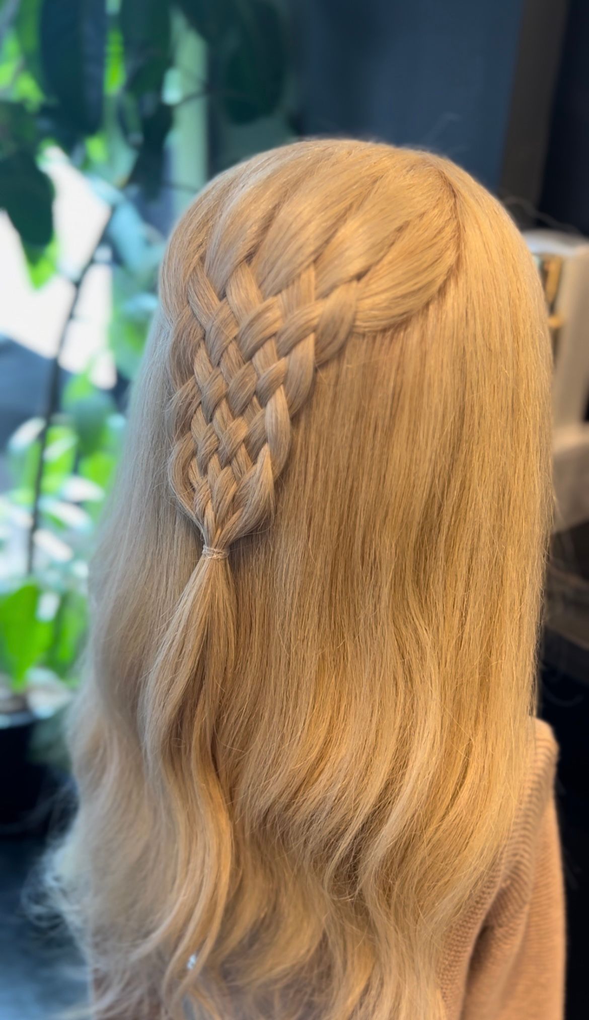 Karoline Pålerud — Styling Video ONESHOT Hair Awards entry