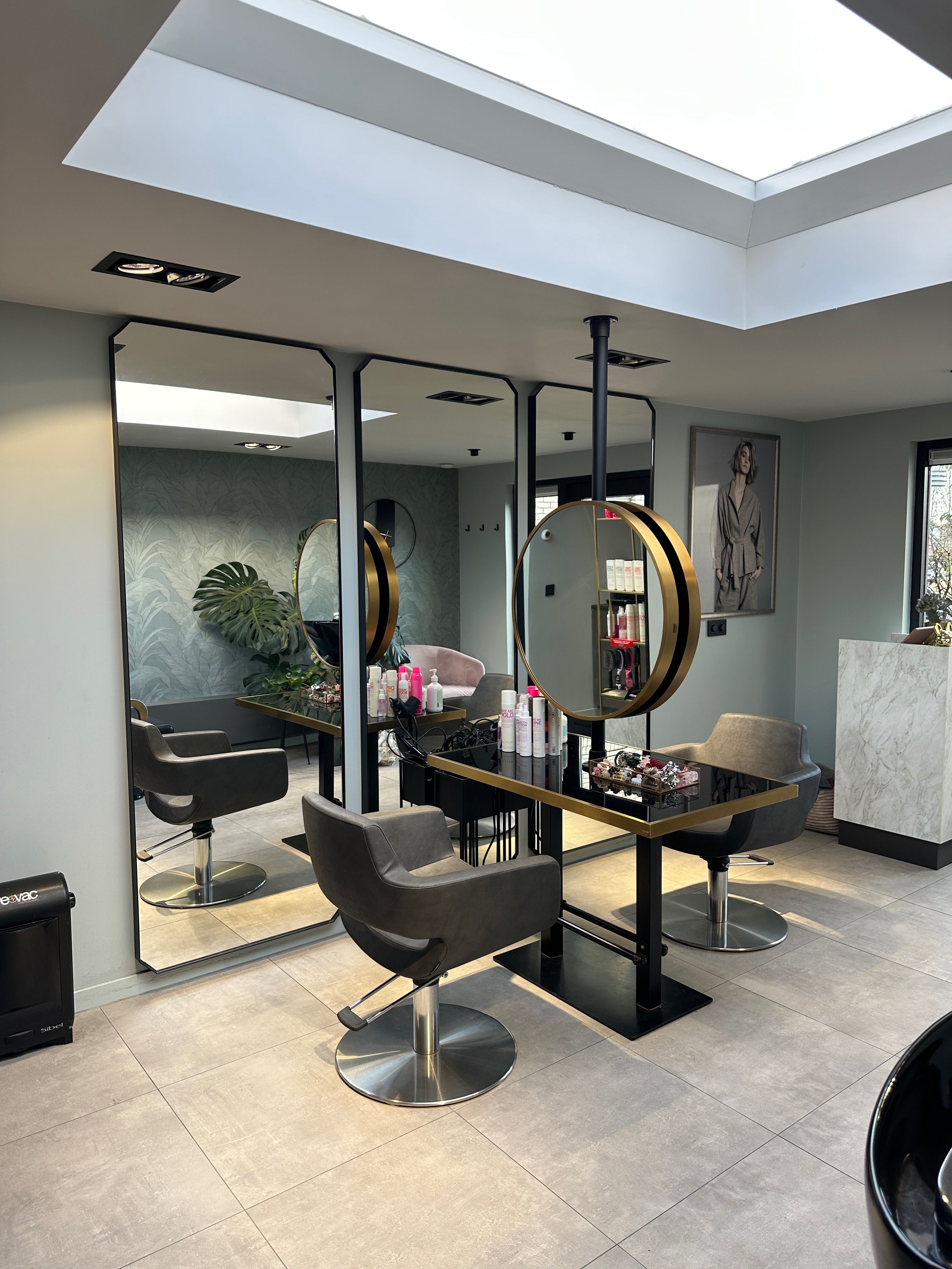 Kim Van Bennekom — Suite Decor ONESHOT Hair Awards entry