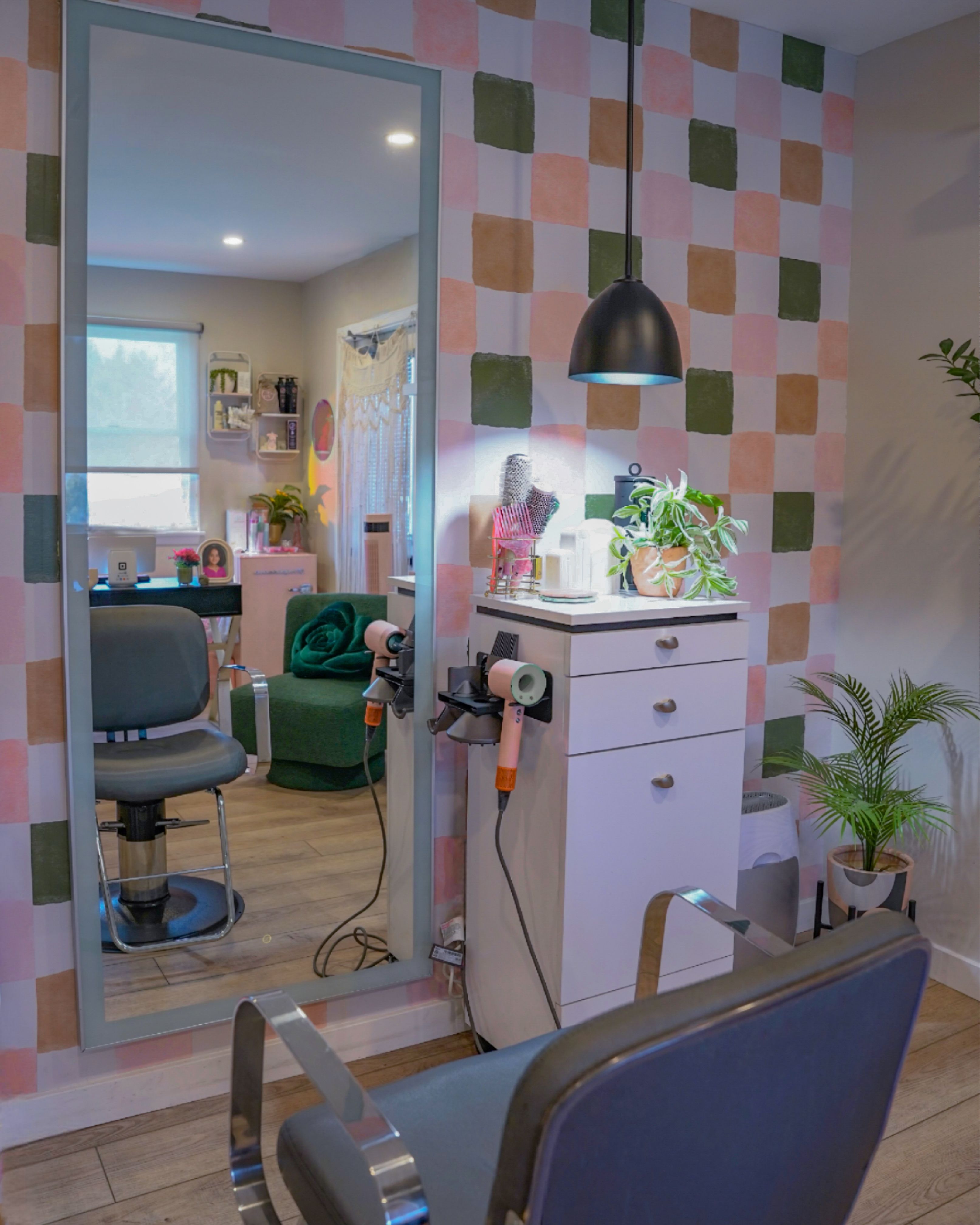 Jacquie DeMeno — Suite Decor ONESHOT Hair Awards entry