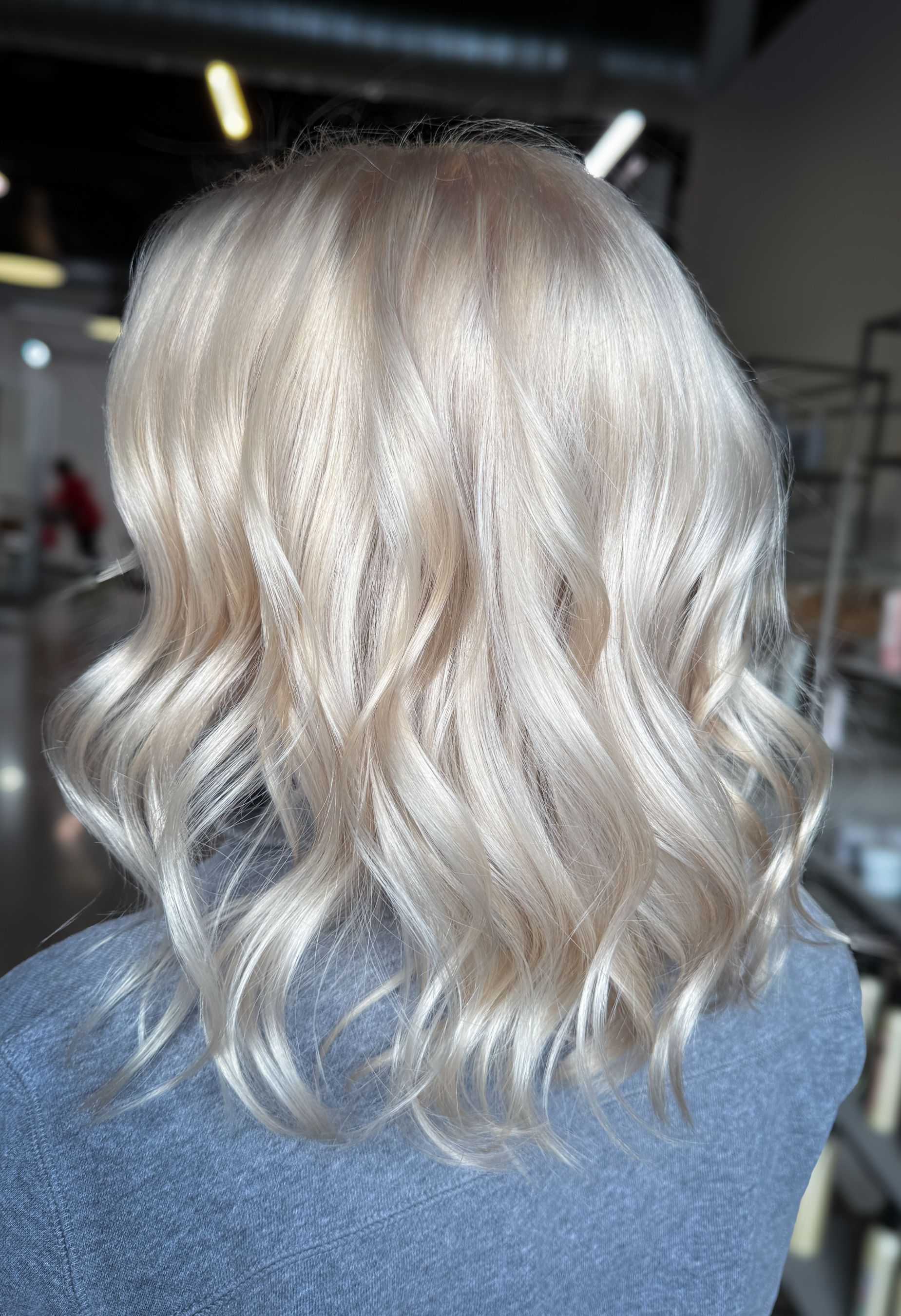 Afton Dibrindisi — Blondes ONESHOT Hair Awards entry