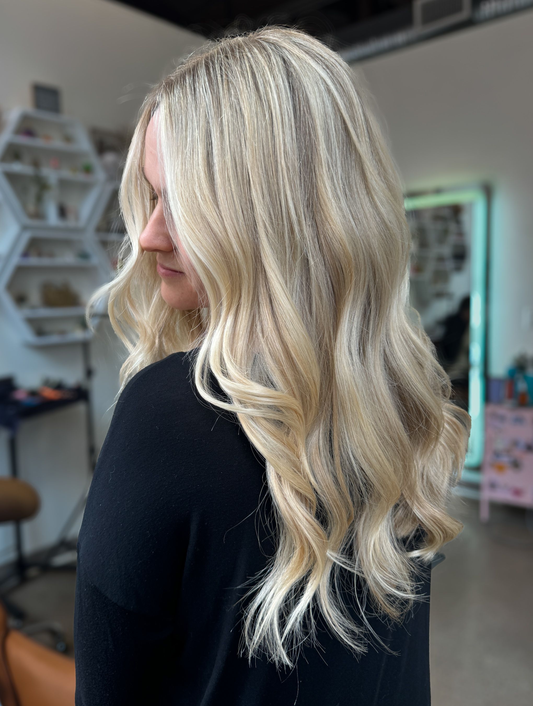 Afton Dibrindisi — Blondes ONESHOT Hair Awards entry