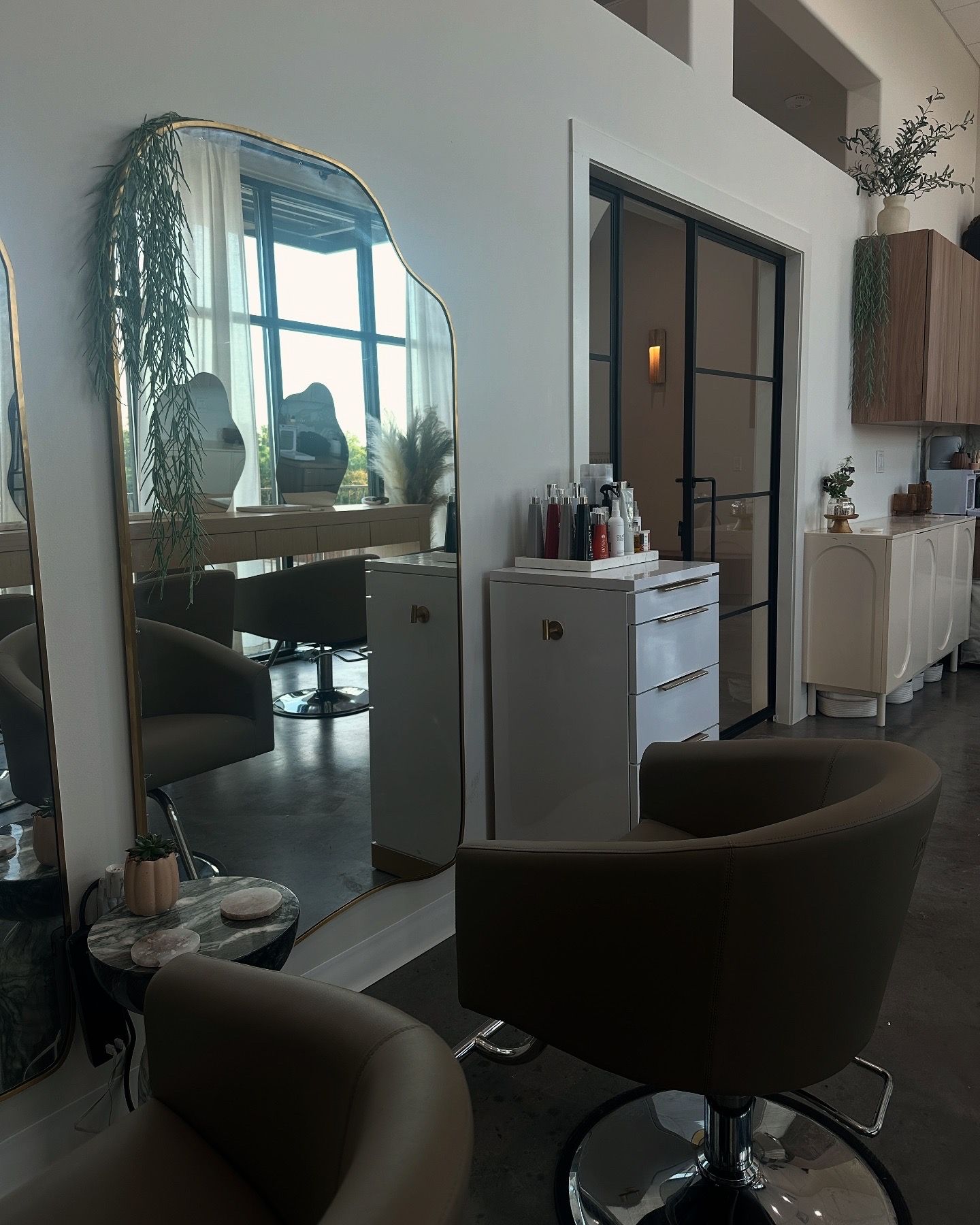 Cassy Farfour — Salon Decor ONESHOT Hair Awards entry