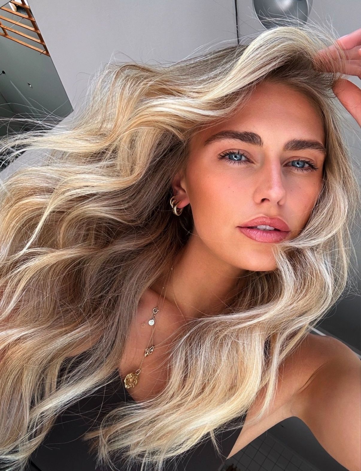 Belinda Mills — Blondes ONESHOT Hair Awards entry