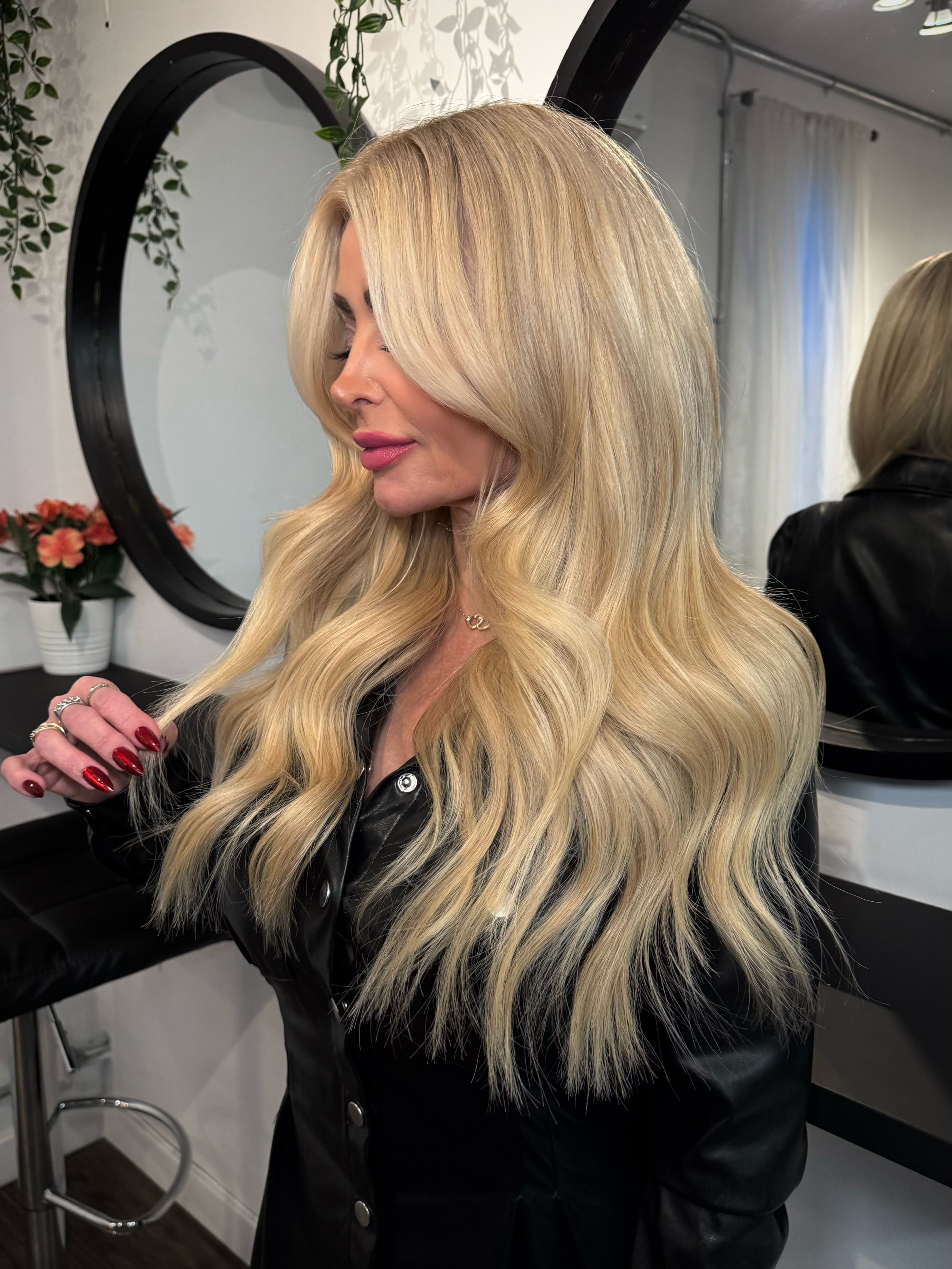 Amber Rogan — Blondes ONESHOT Hair Awards entry