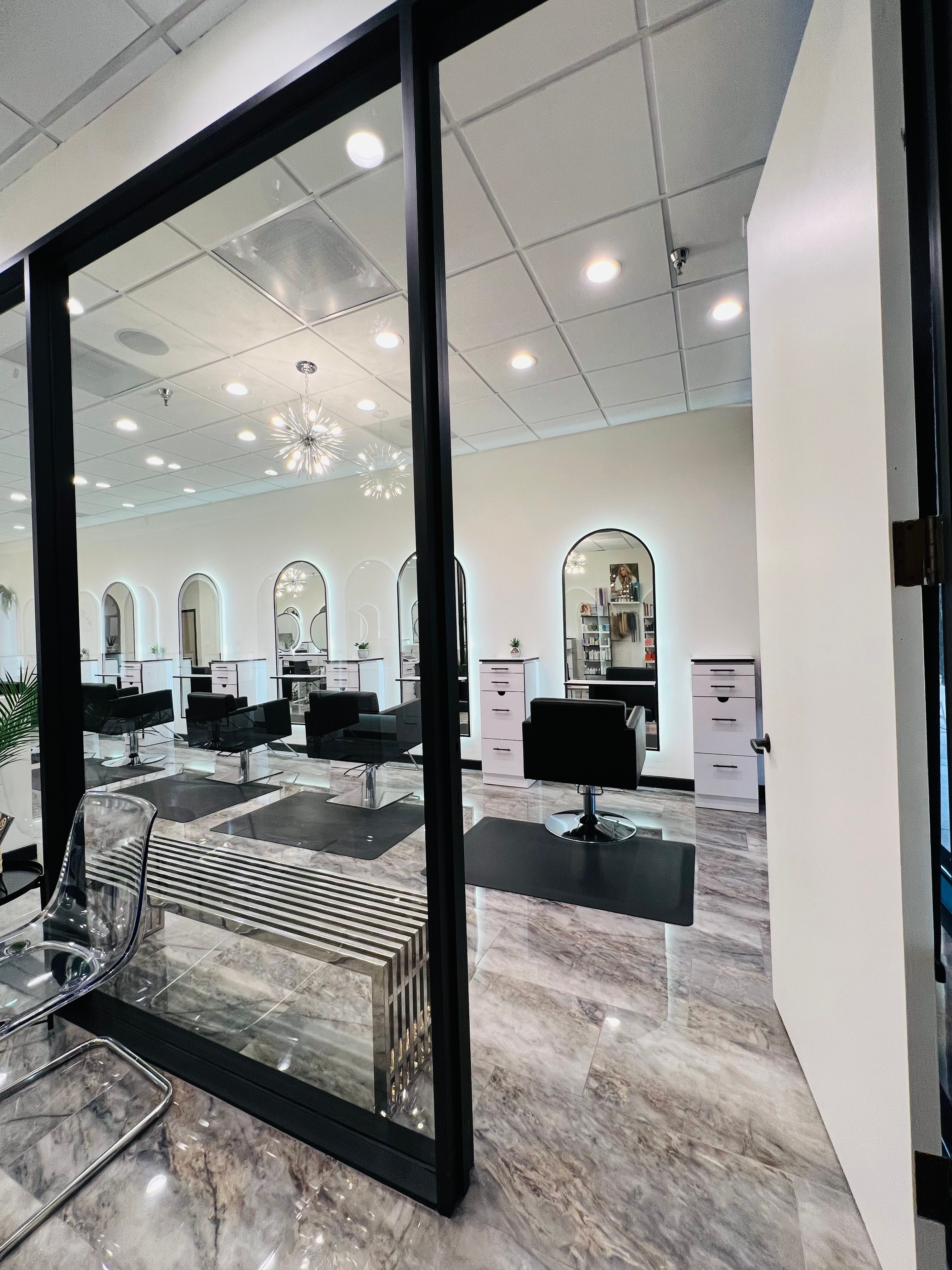 Liza Edwards — Salon Decor ONESHOT Hair Awards entry
