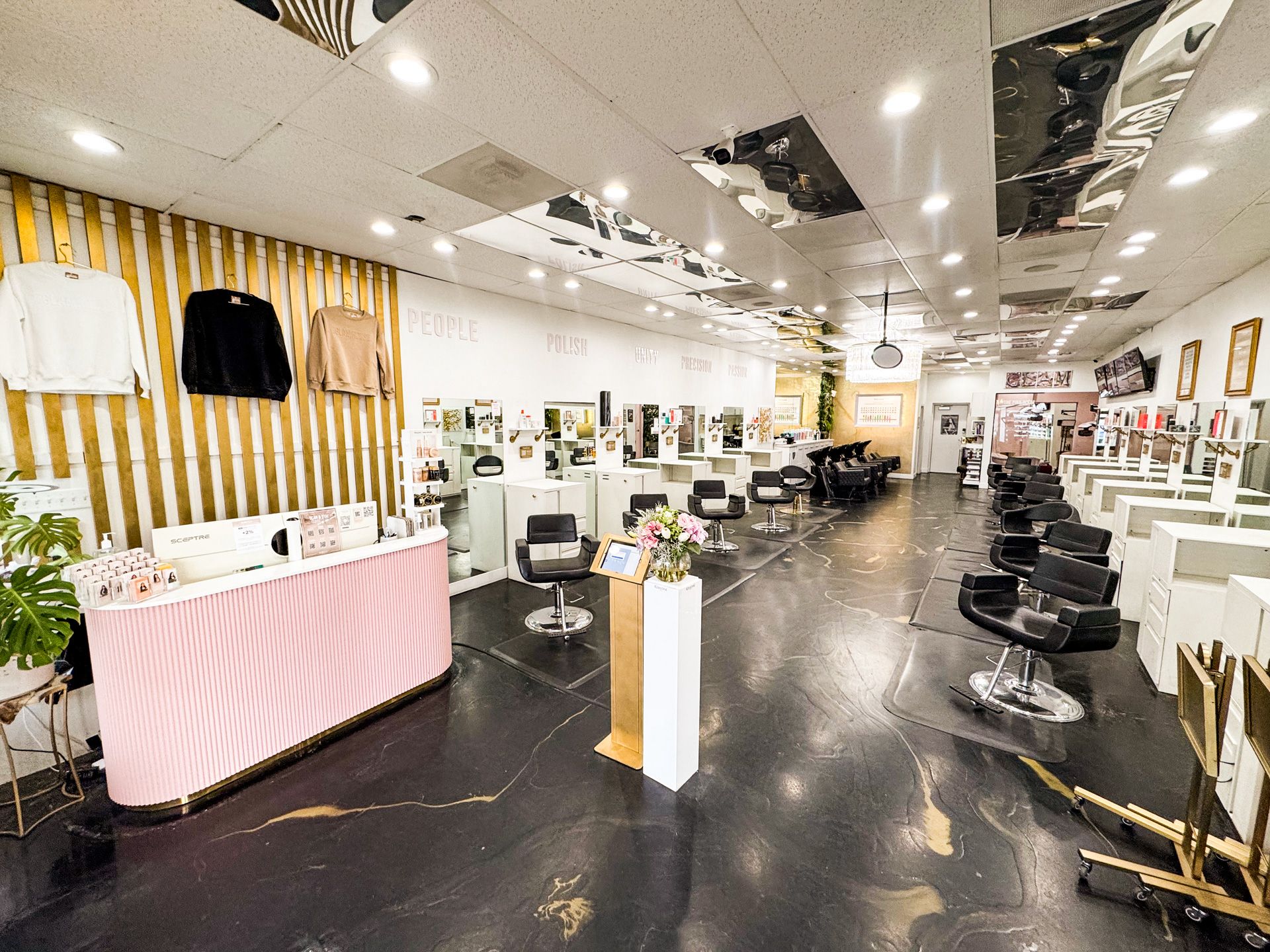 Sara Goldstein — Salon Decor ONESHOT Hair Awards entry