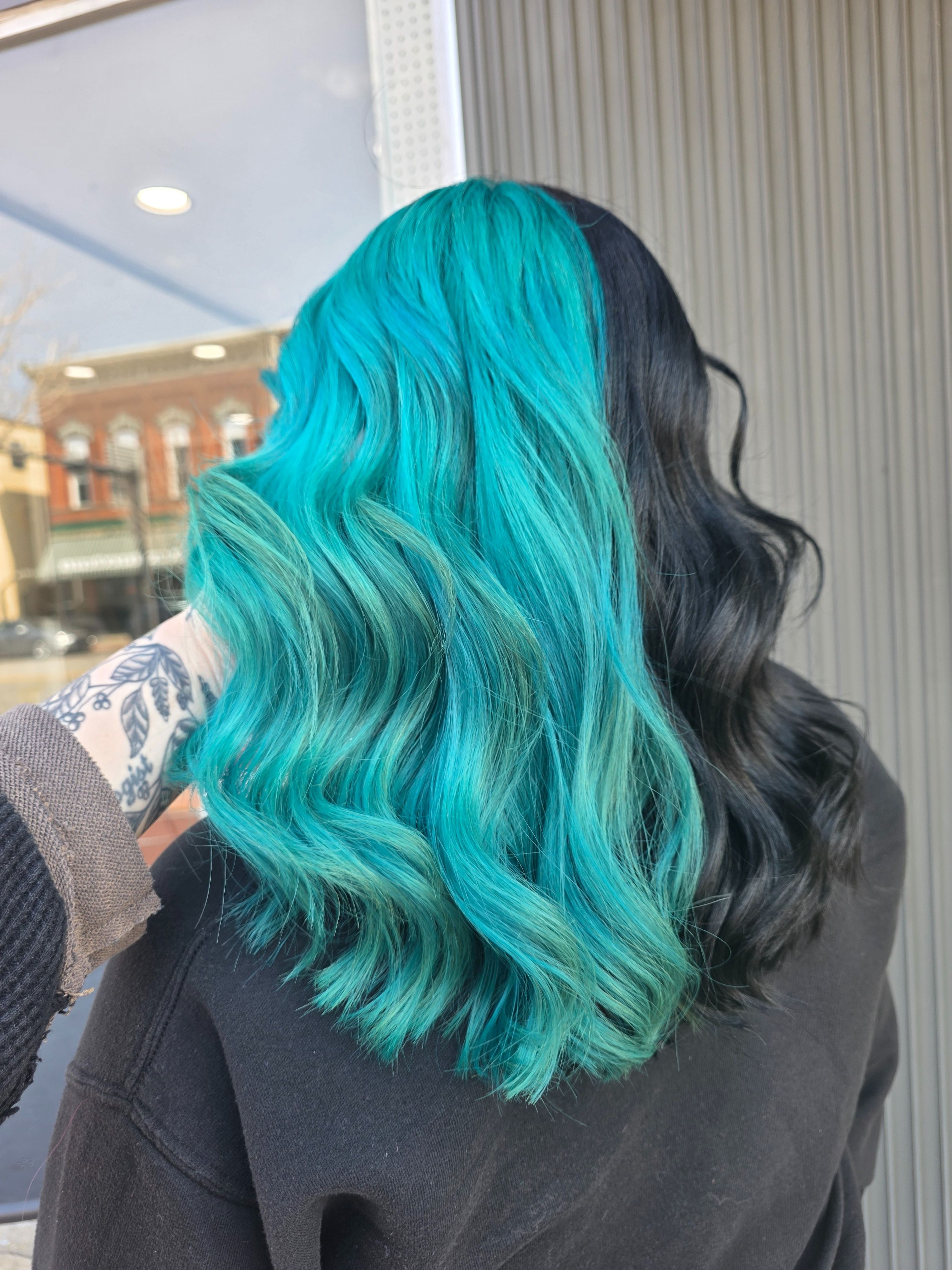 Makayla Hildebrandt — Creative Color ONESHOT Hair Awards entry
