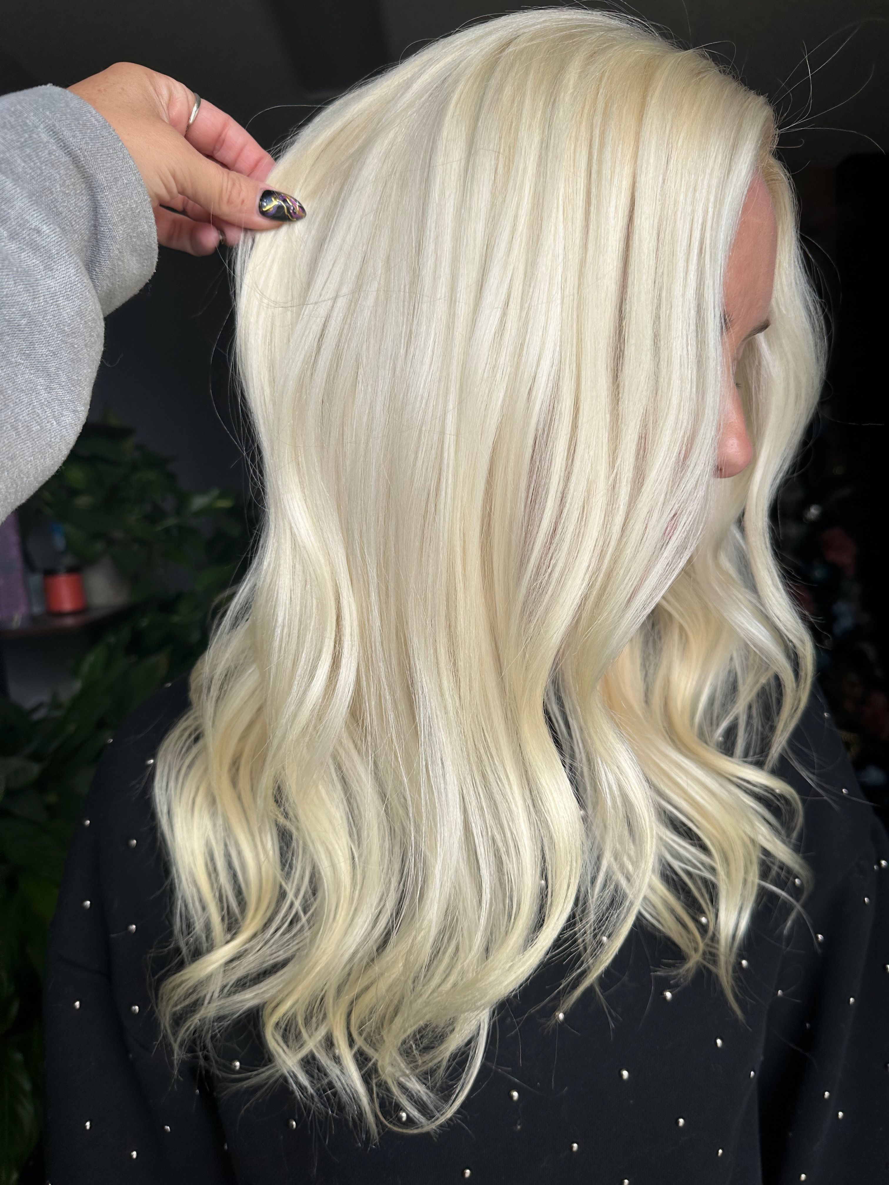 Erika Messer — Platinum ONESHOT Hair Awards entry
