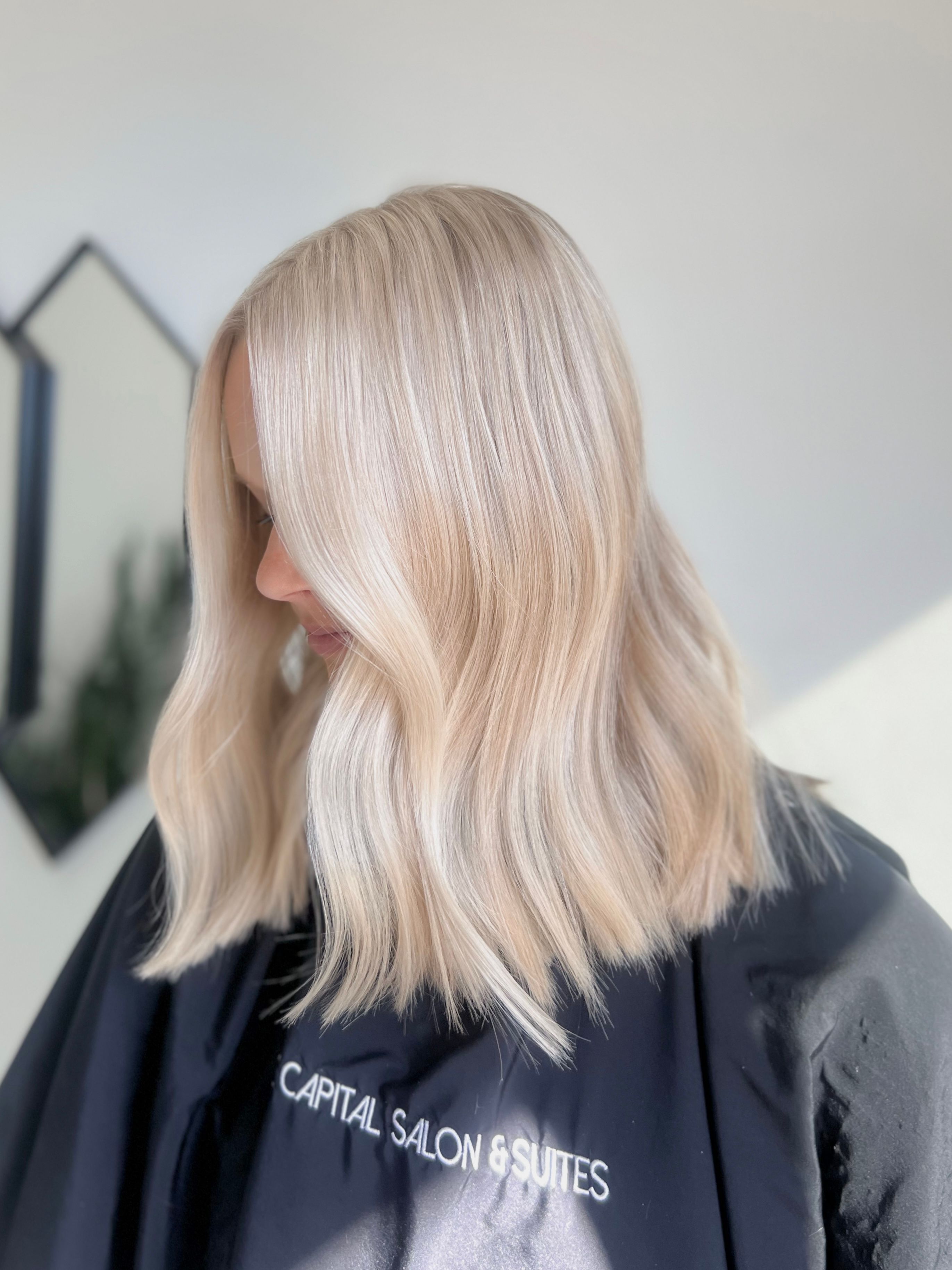 Taylor Battenfield — Blondes ONESHOT Hair Awards entry